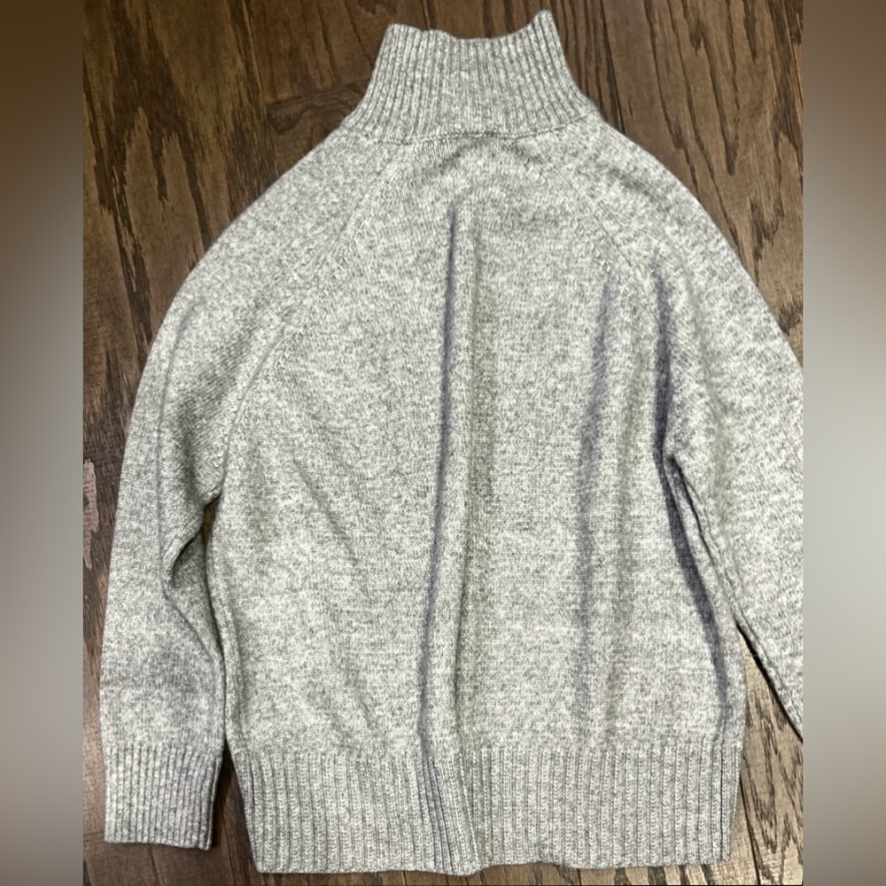 H&M Sweater - Picture 3 of 8
